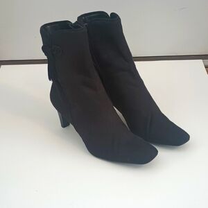 Y2K Vintage square toe Studio Works Gable faux suede ankle boots size 7 1/2
